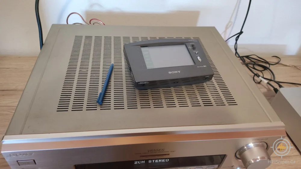 Sony STR-V555ES