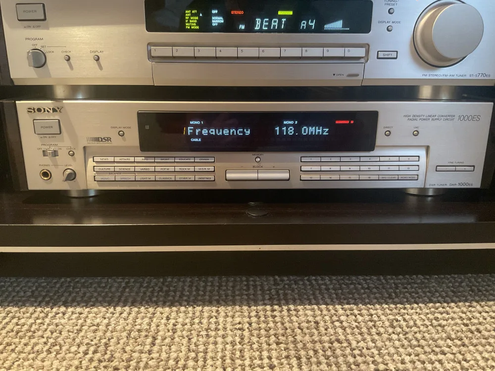 Sony DAR-1000Es
