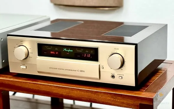 Accuphase C-3850