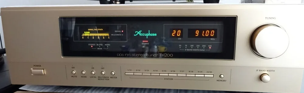Accuphase T-1200 – Accuphase T-1200