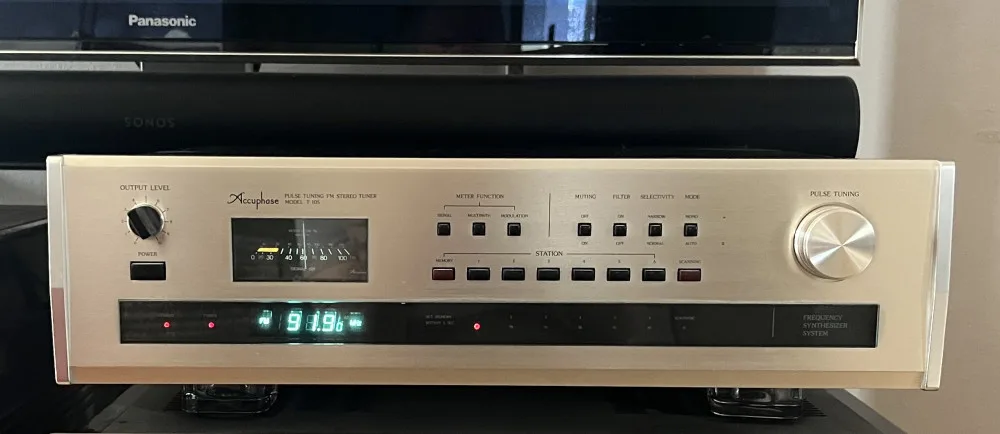 Accuphase T-105