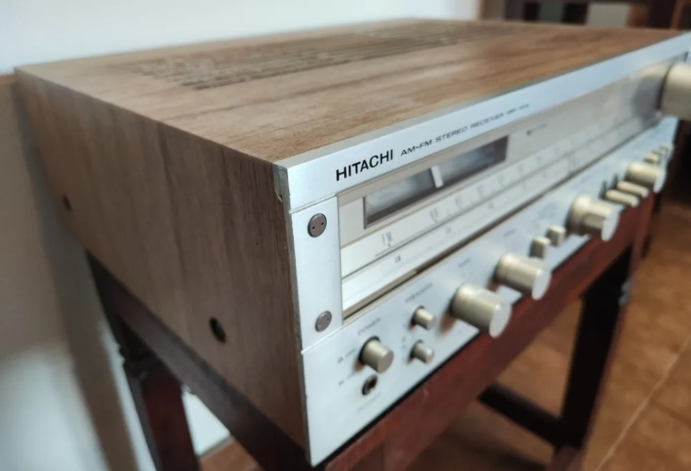 Hitachi SR 704