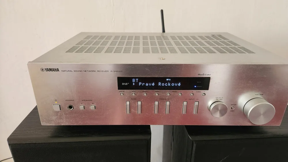 Yamaha R-N 303 D