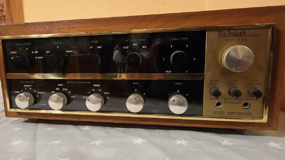 Mcintosh C20 predzesilovač