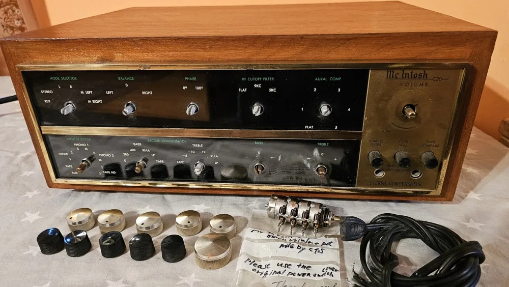 Mcintosh C20 predzesilovač