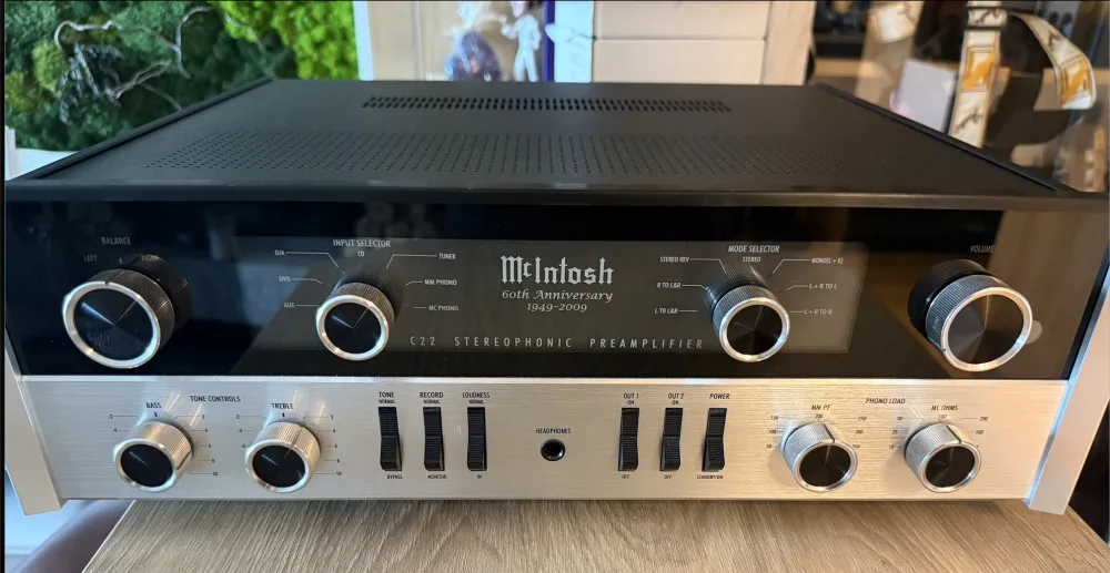 Mcintosh C22 - Limited Editon 2009, 1 verzia