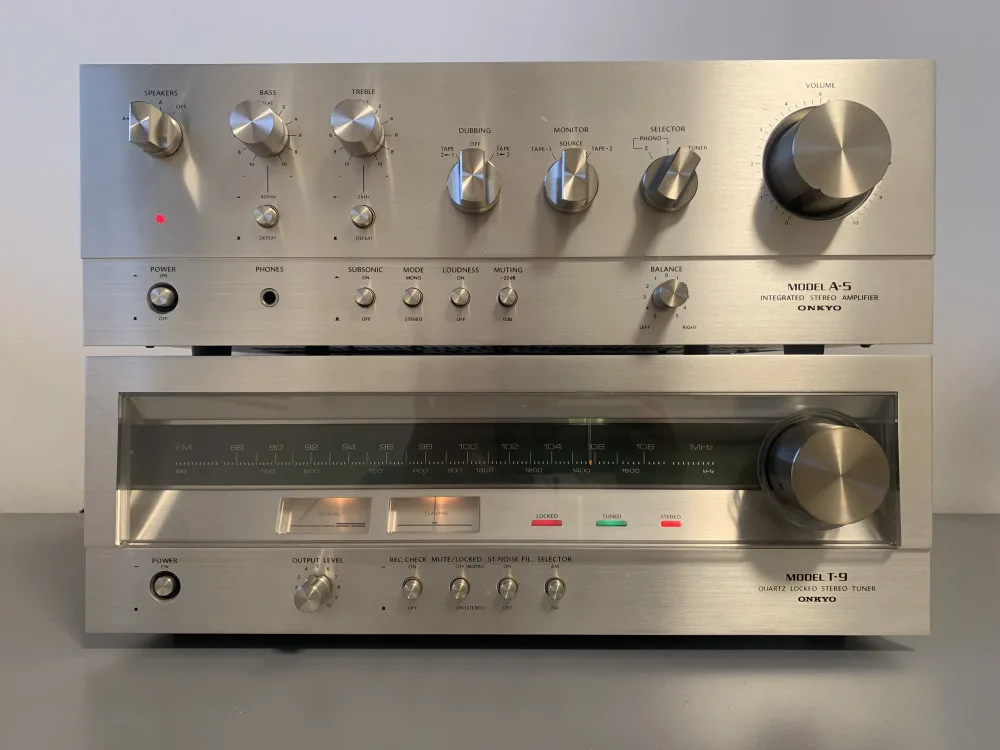 ONKYO A-5 & T-9