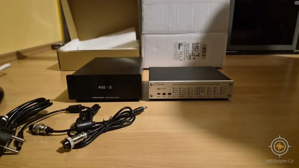 Mutec MC-3+ Smart Clock USB & Linear PSU