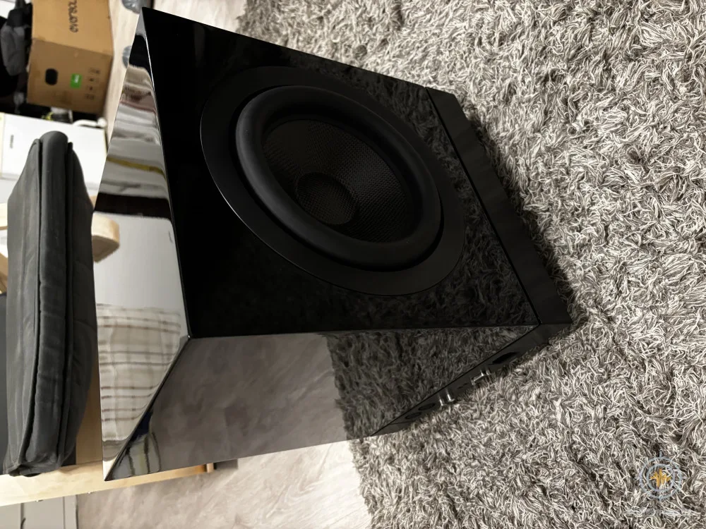 BOWERS & DB3D Aktivní Subwoofer