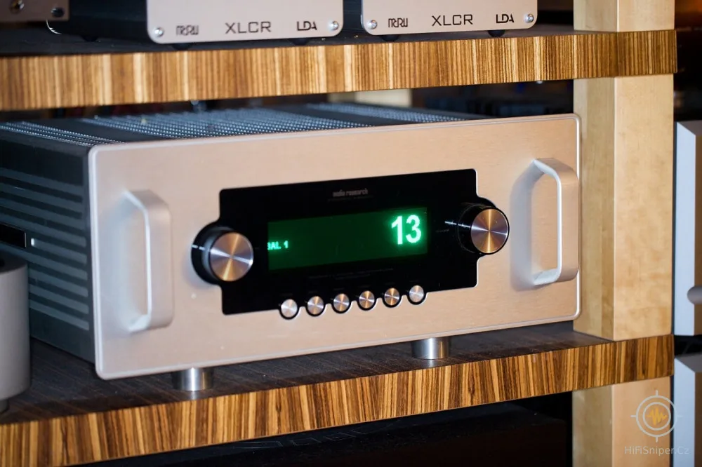AUDIO RESEARCH REF 6 Silver