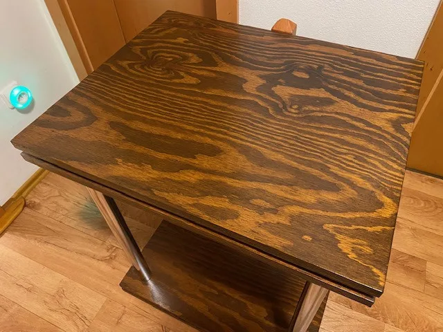 Sv Stolek na gramofon