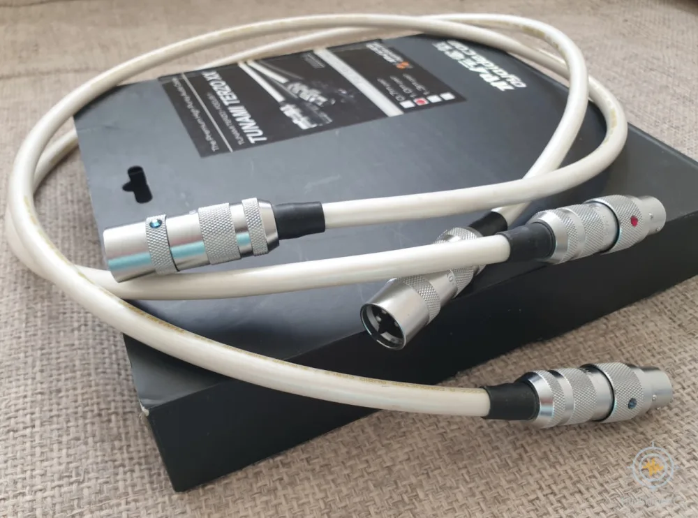 Oyaide TUNAMI TERZO RR XLR