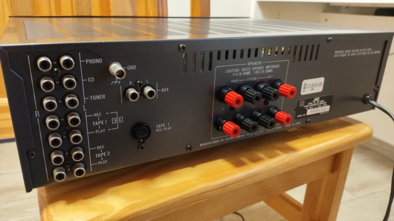 JVC AX-700 BK