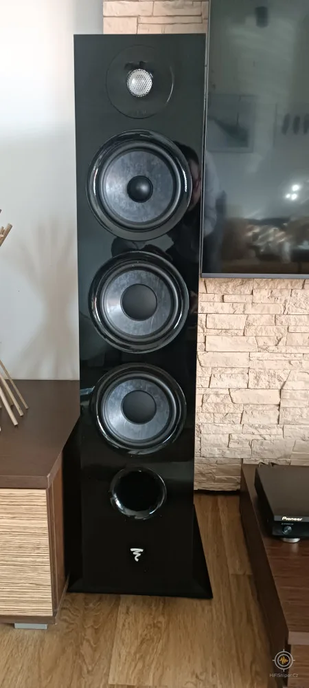 Focal Chora 826