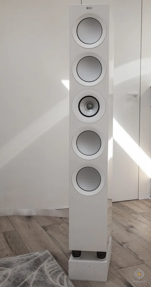 KEF R 11