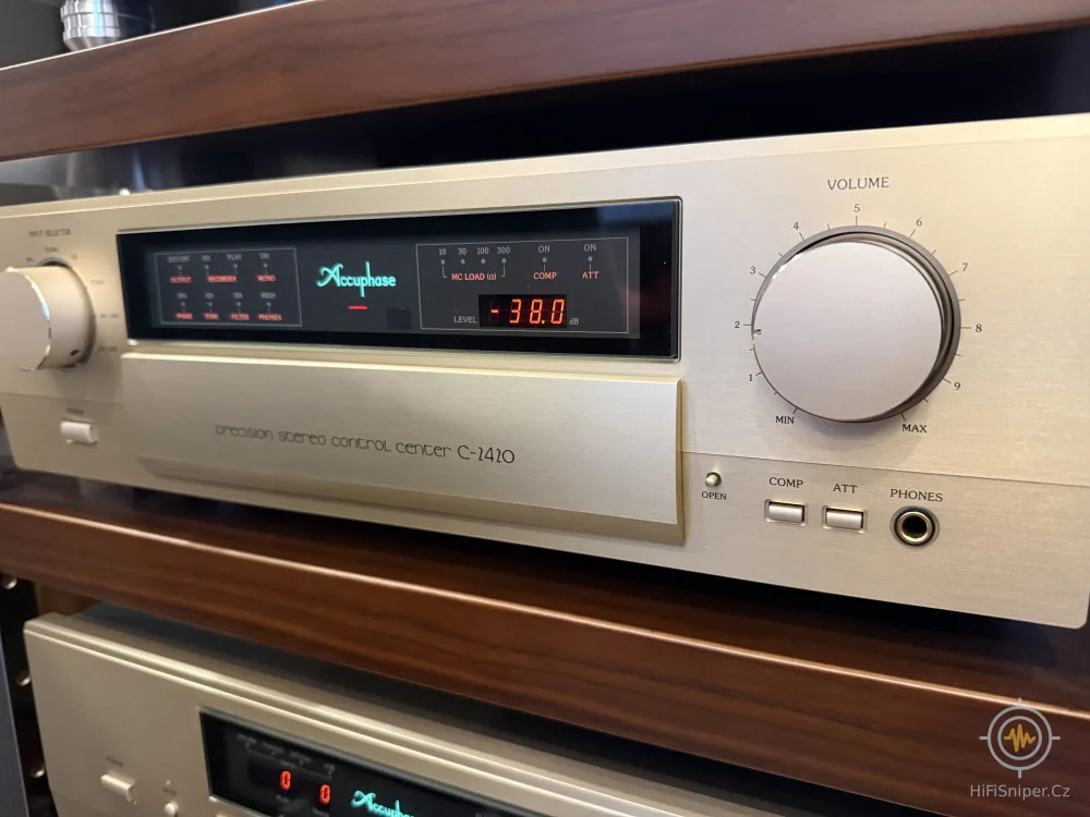 Accuphase C2420