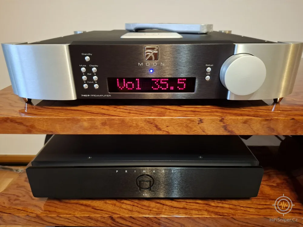 Simaudio Moon preamp 740p