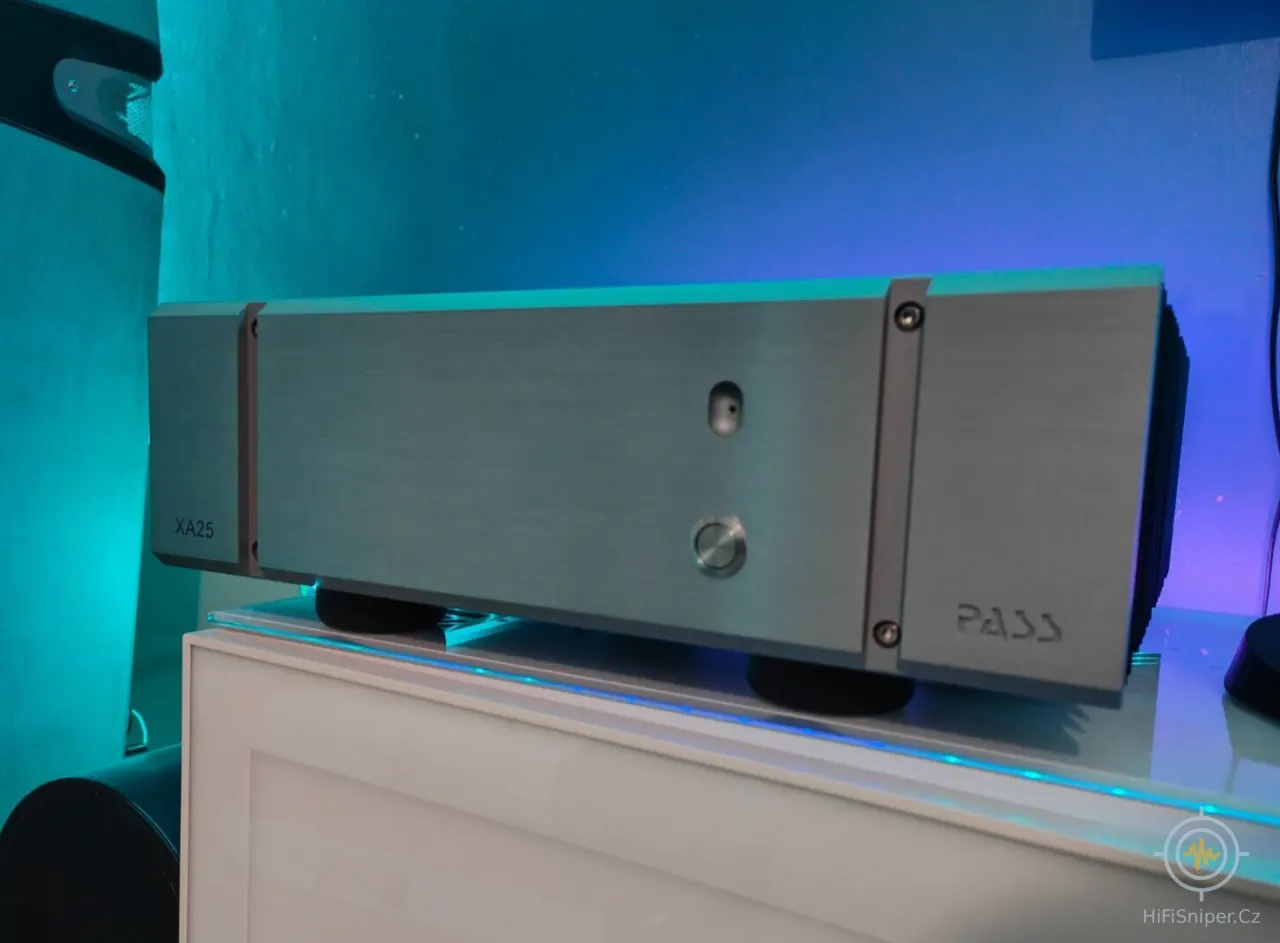 Pass Labs XA25 Stereo Power Amplifier