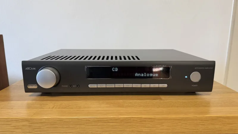 Arcam SA20 High-End Audio integrovaný zesilovač, DAC, včetně phono MM
