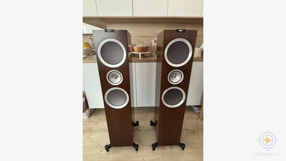 KEF R900