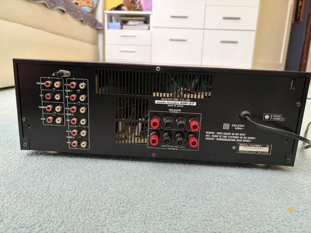 AKAI - AM-37